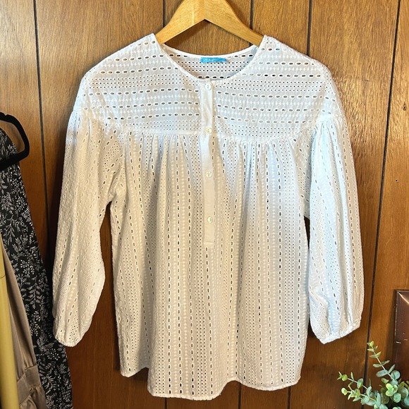 J. McLaughlin Tops - J. McLaughlin Eyelet Blouse Top XS‎ White 3/4 Sleeve Button Down